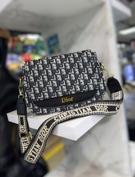 Imagen de CHRISTIAN Bolso  DIOR triple A*
